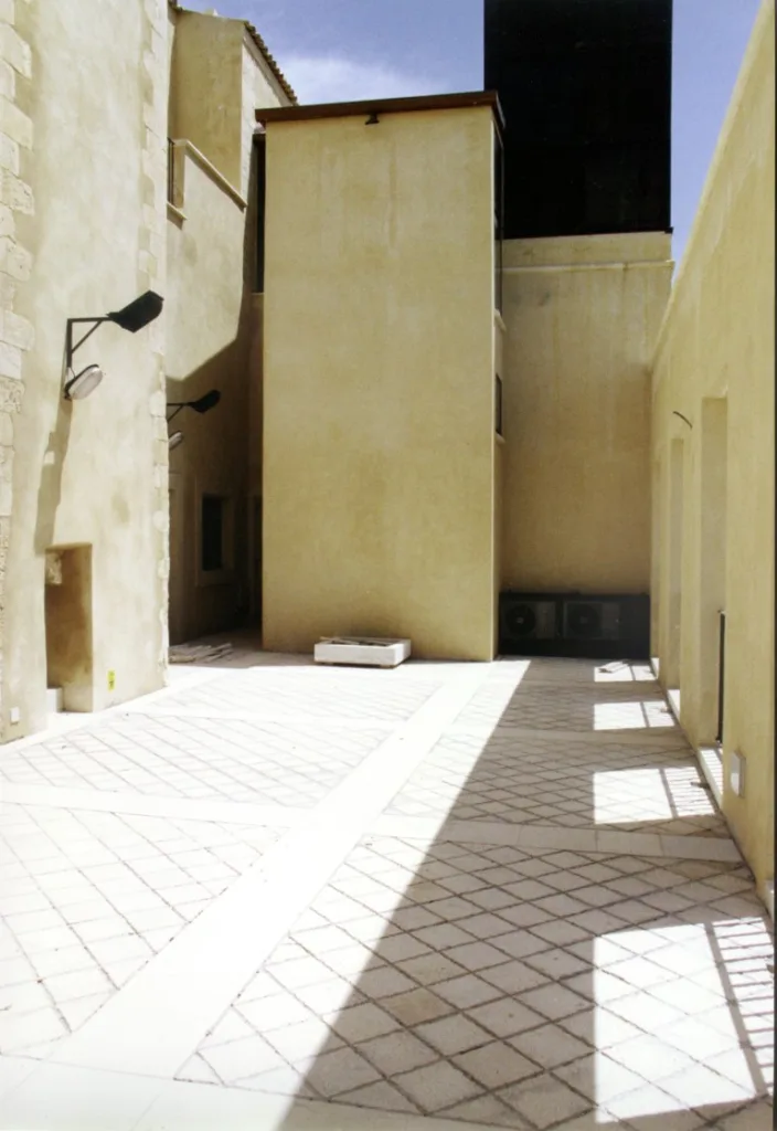 Ostello Noto - Cortile ascensore